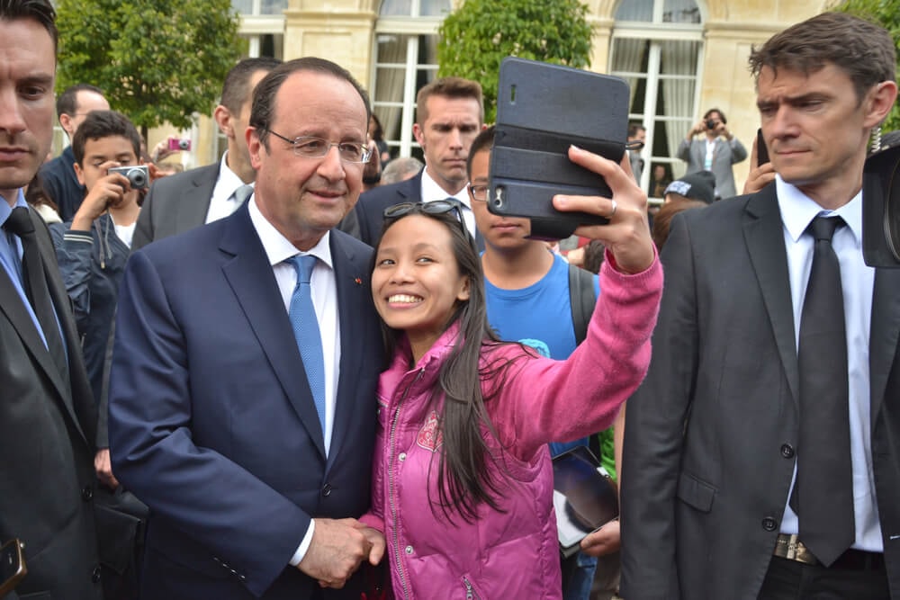 Ancien président Hollande et service de protection.