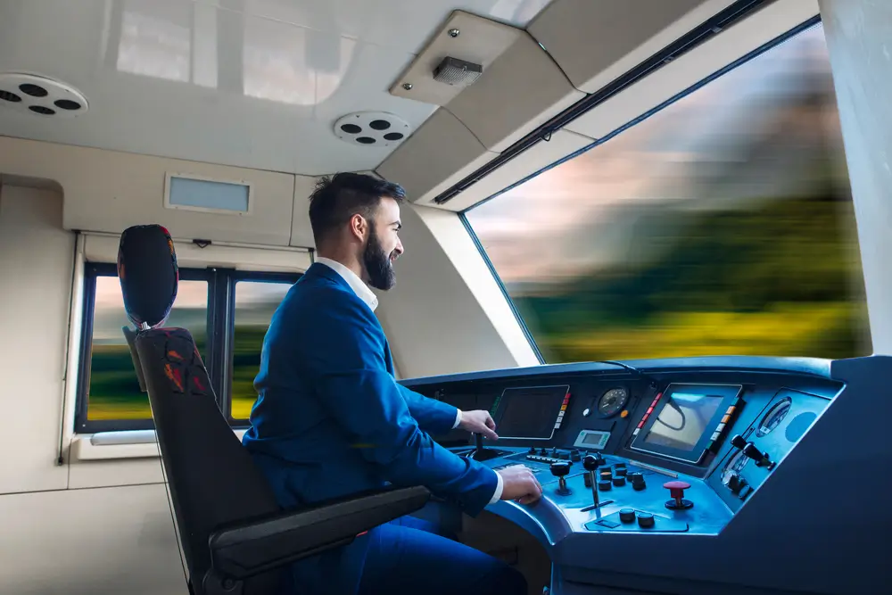 Devenir conducteur de train à la SNCF : formation et perspectives de carrière