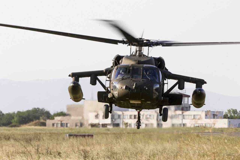Devenir Officier Pilote d’Hélicoptère : Formation, Recrutement et Missions dans les Forces Armées