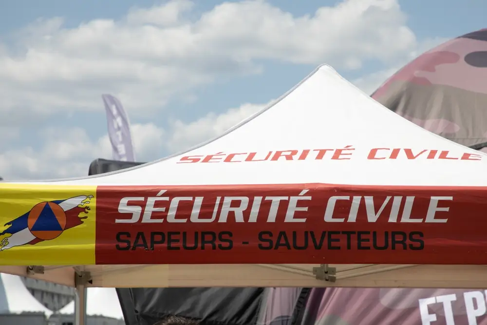 Soldats de la sécurité civile en formation sur le terrain