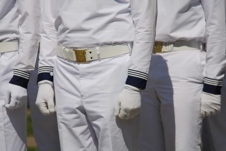 Lettre de motivation Marine Nationale : guide complet et exemples