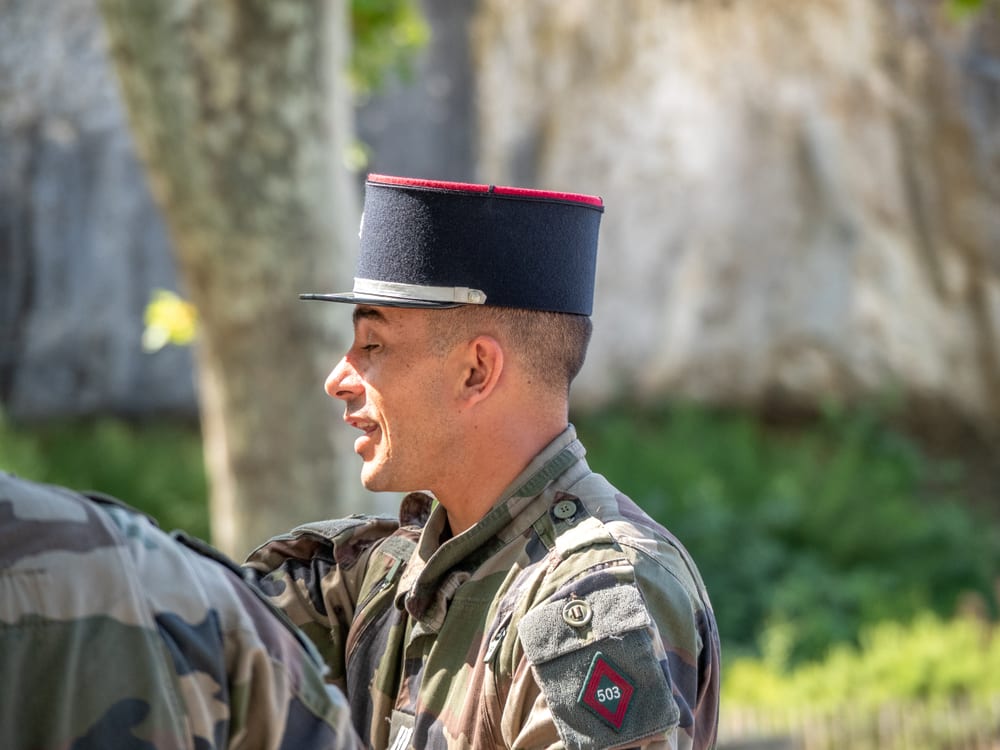 Grades et carrière à la Légion étrangère : guide pour les candidats belges