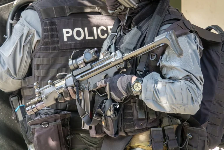 Policía Militar y Seguridad en el Ejército Español: Funciones, Requisitos y Acceso