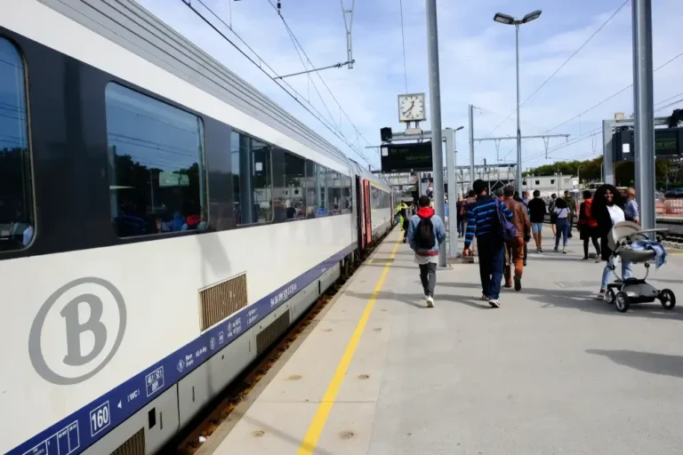 Accompagnateur de train SNCB : conditions, sélection, formation et salaire